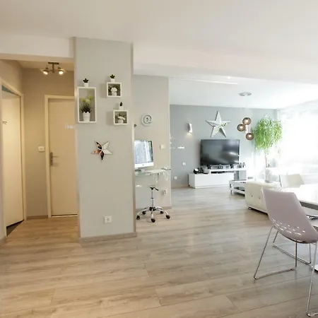 Le Celestay Apartment *